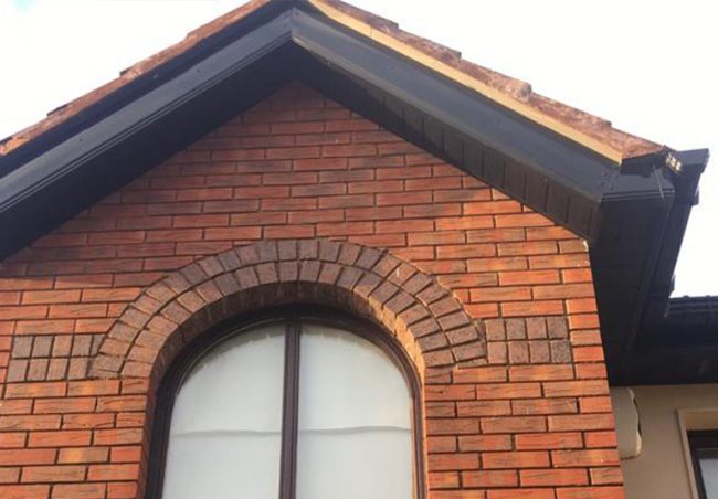 Black-PVCu-Fascia-Soffit-Guttering-Feature